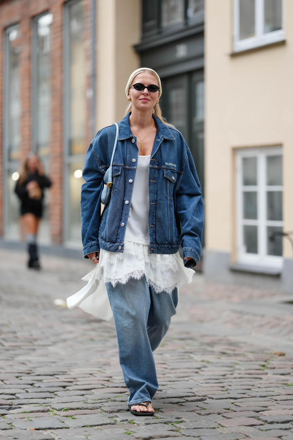 תחרה מבצבצת בשבוע האופנה בקופנהגן