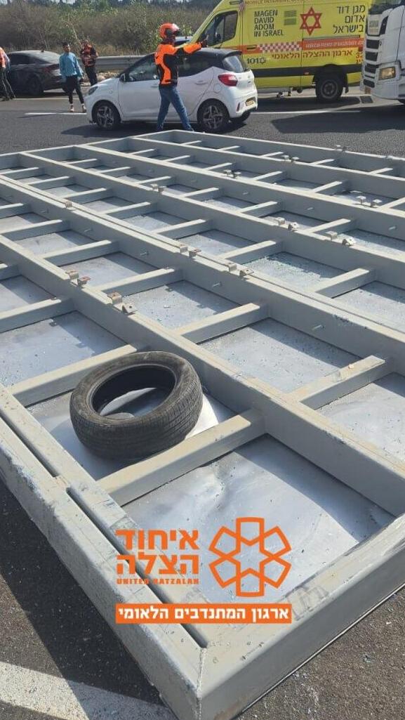 זירת תאונת הדרכים בכביש 5, בין מינבוס למשאית