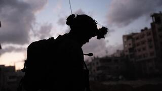 "לוחמים מעידים: גופות עזתים נותרו ימים בשטח"