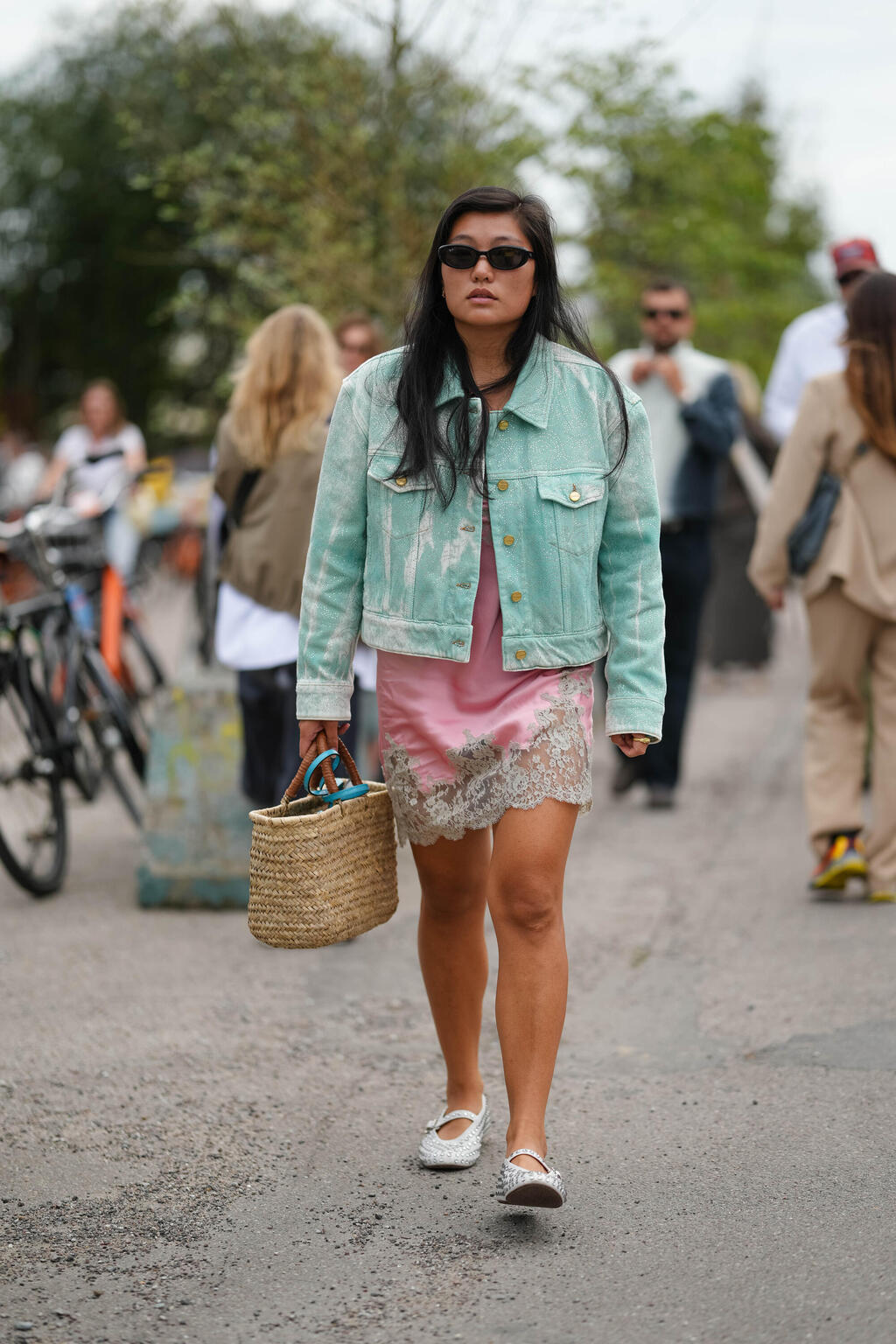 תחרה מבצבצת בשבוע האופנה בקופנהגן