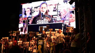 דורון שטיינברכר בעצרת משפחות החטופים בתל אביב