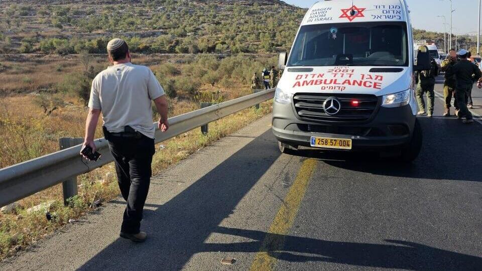 Место происшествия (Фото: МАДА) ניסיון פיגוע בצומת ג'ית