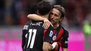 לוקה מודריץ' מברך את כריסטיאן פוליסיק