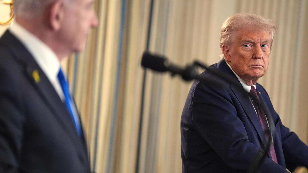 Нетаниягу и Трамп на пресс-конференции (Фото: AP Photo/Evan Vucci) טראמפ ונתניהו במסיבת עיתונאים בבית הלבן