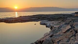 זריחה על קו הבולענים במצוקי דרגות