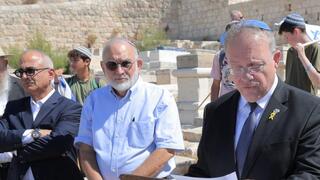 מימין יעקב חגואל, יו״ר ההסתדרות הציונית, פרופ׳ יצחק קראוס ועו״ד רמי סימני חבר ״פורום הרצל״ ומיוזמי הארוע