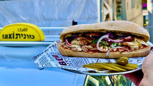 הסנדוויץ הטוניסאי. מאפה הבלקן