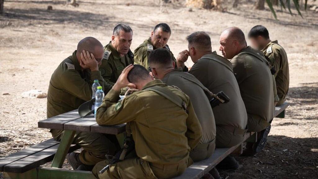 הרמטכ״ל, רב-אלוף אייל זמיר בהערכת מצב לוחמי סיירת נח״ל ברצועת עזה