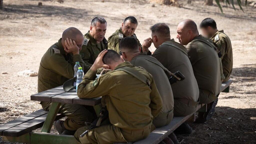 הרמטכ״ל, רב-אלוף אייל זמיר בהערכת מצב לוחמי סיירת נח״ל ברצועת עזה