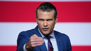 ארה"ב שר ההגנה פיט הגסת' כינוס מיוחד ל גנרלים