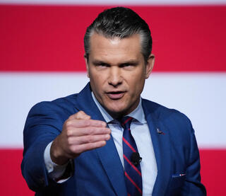 ארה"ב שר ההגנה פיט הגסת' כינוס מיוחד ל גנרלים