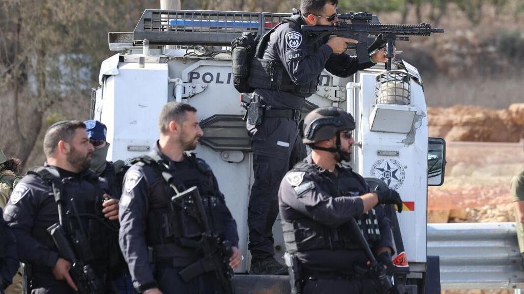 На месте теракта на шоссе № 60 (Фото: Алекс Коломойский) פיגוע דריסה בגוש עציון