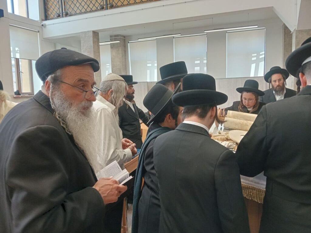 ישראלים בבית חב"ד בקישינב, במולדובה