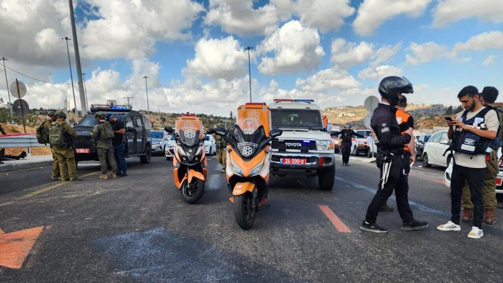 На месте теракта (Фото: "Ихуд-ацала") פיגוע דריסה בגוש עציון