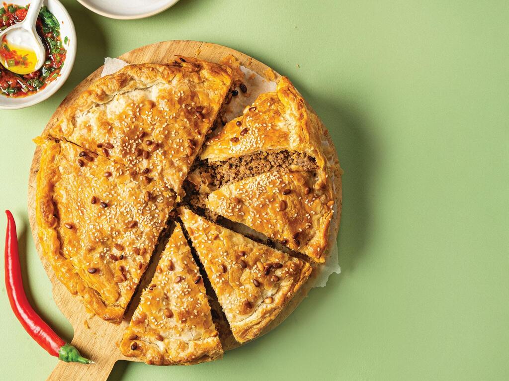 מאפה בצק עלים עם בשר