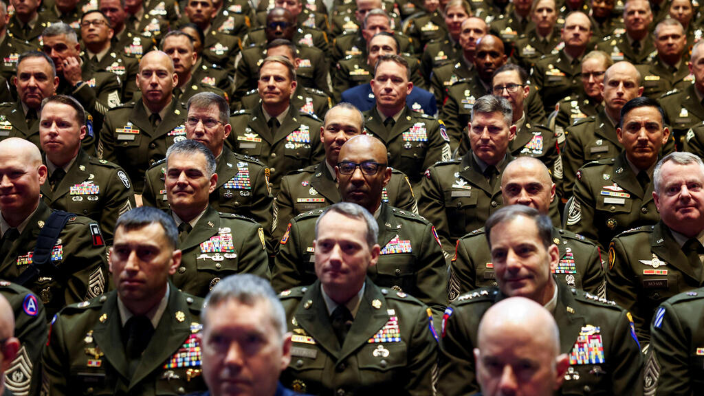 ארה"ב כינוס קצינים של שר ההגנה פיט הגסת' 