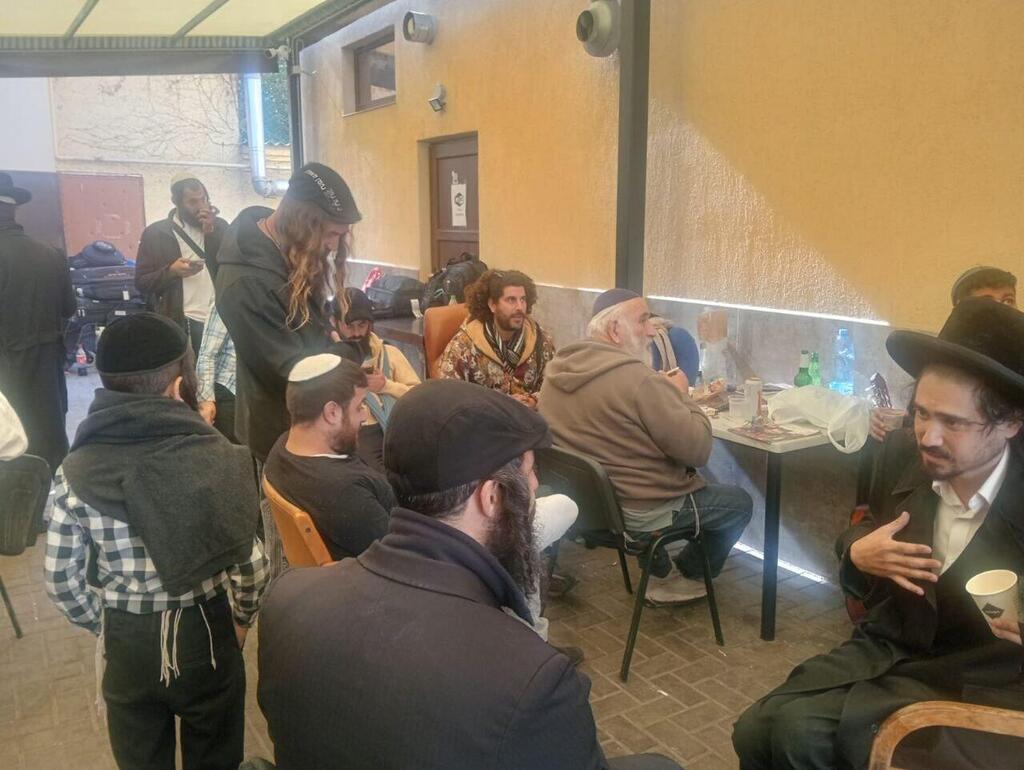 ישראלים בבית חב"ד בקישינב, במולדובה