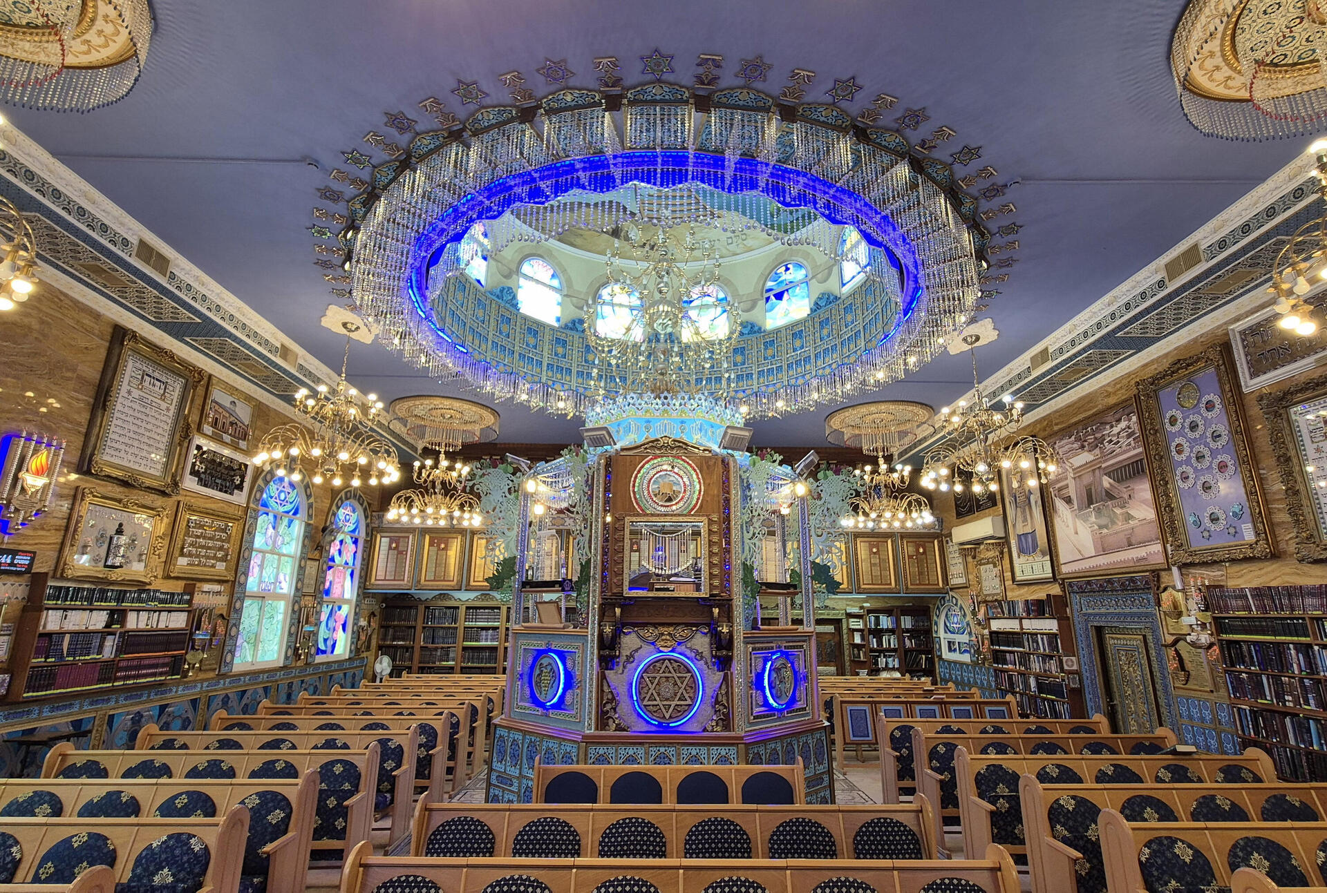 בית הכנסת "בית תנחום" בטירת כרמל, הידוע גם כ"ארמון הקווקזי"  