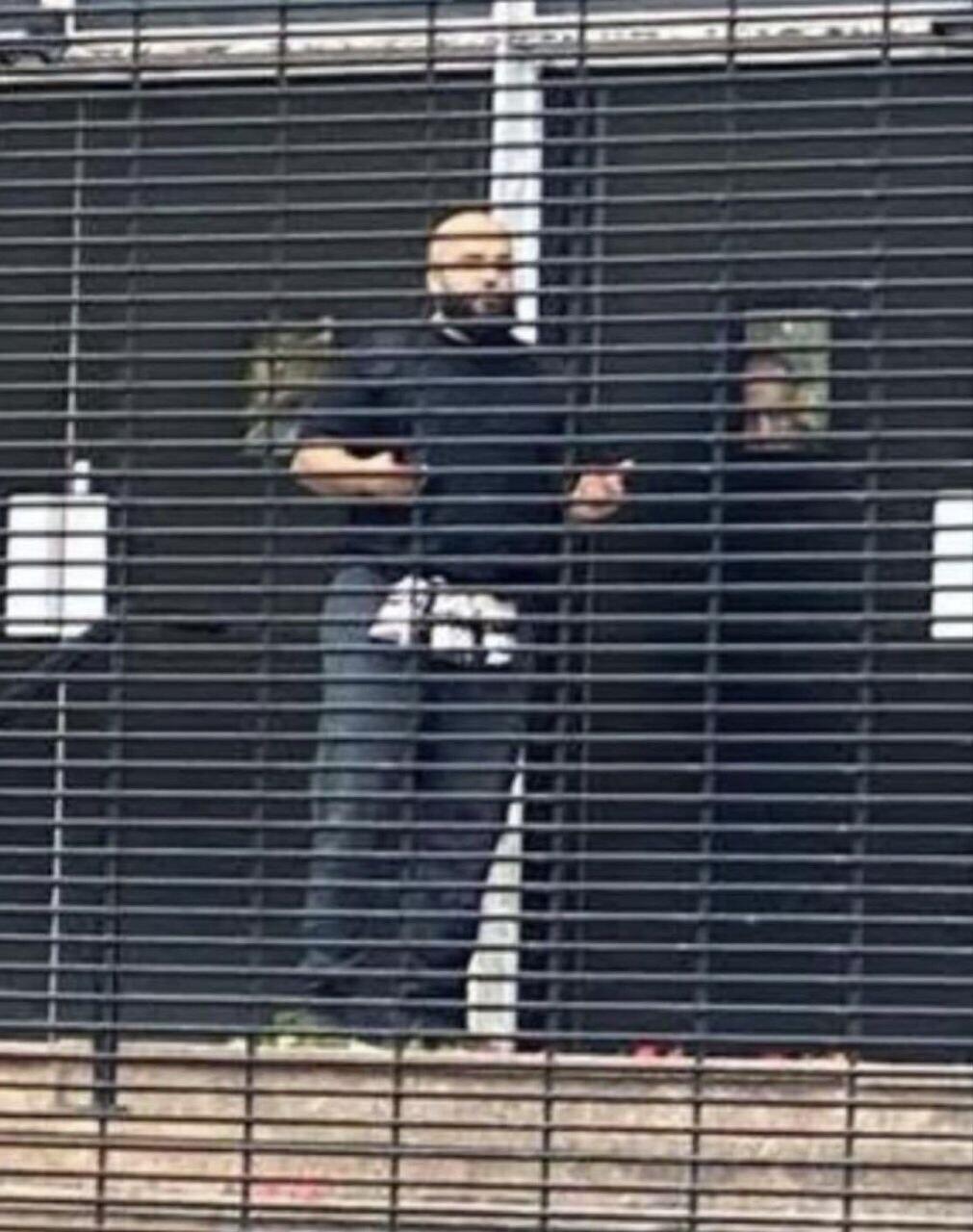 Jihad Al-Shamie מחבל מחוץ ל בית כנסת מנצ'סטר בריטניה אחרי שחוסל פיגוע יום כיפור