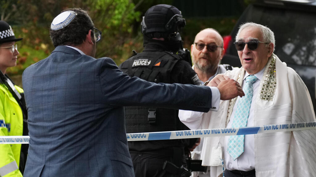 זירת פיגוע בית כנסת מנצ'סטר בריטניה