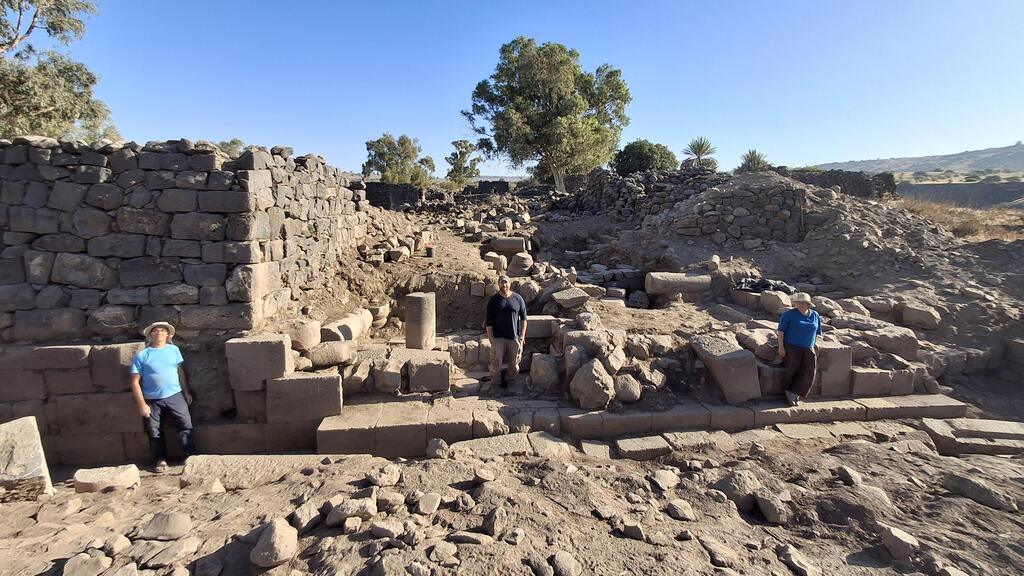 Место раскопок древней синагоги (Фото: д-р Михаэль Азбанд) מבנה בית הכנסת