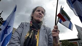 רויה, השתתפה בעצרת במנצ'סטר