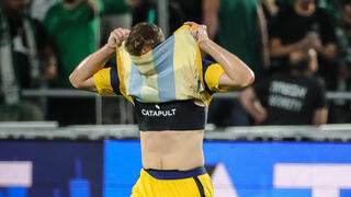 שחקן מכבי ת"א איתמר נוי מול שחקן מכבי חיפה ג'ורג'ה יובאנוביץ'