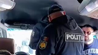 תיעוד: זוג ישראלים לא מורשה להיכנס לאוטובוס במולדובה