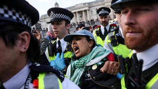 עצורים ב לונדון הפגנה נגד הגדרת Palestine Action כארגון טרור