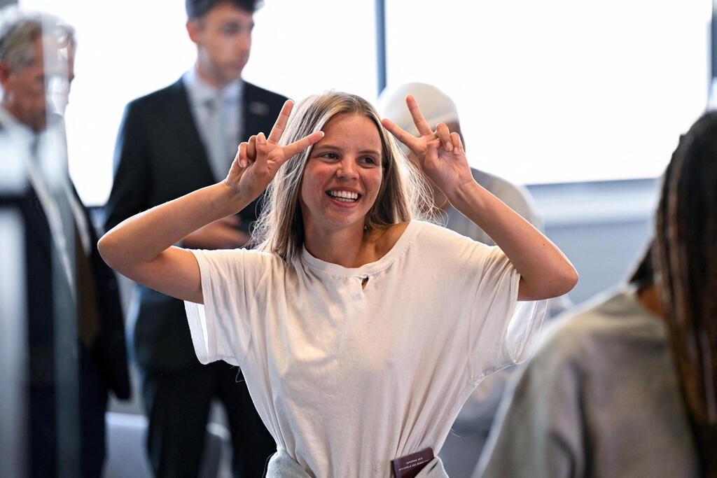 פעילי המשט לעזה מיוון גורשו וחזרו לארצם