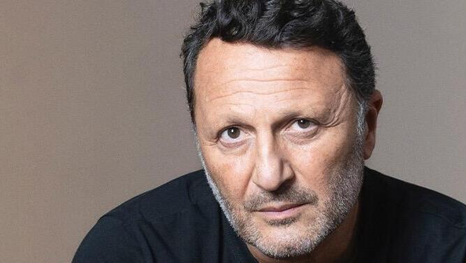 כריכת ספרו של ארתור על ה-7 באוקטובר