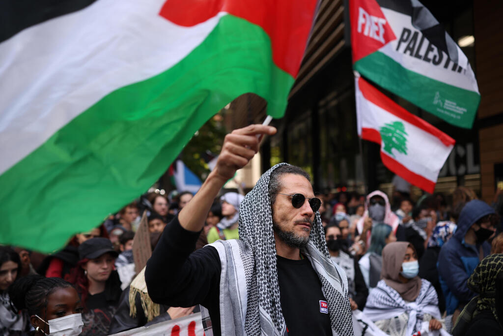 Protests in London (Photo: Dan Kitwood/Getty Images) לונדון בריטניה