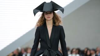 תצוגת אביב-קיץ 2026 של דיור