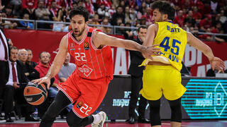 מיציץ' מול בלאט