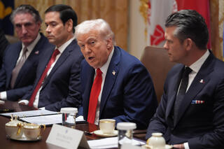 טראמפ בישיבת קבינט