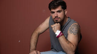 דור אלמוג, הלוחם היחיד ששרד את אסון קריסת המבנים שבו נהרגו 21 חיילים  