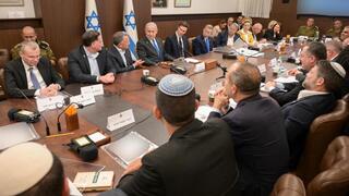 ישיבת הממשלה בה לקחו חלק ויטקוף וקושנר