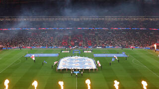 האצטדיון בוומבלי לפני תחילת המשחק בין אנגליה לוויילס