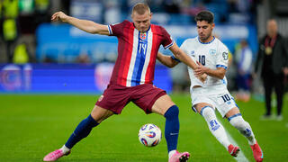 מנור סולומון מול יוליאן ריירסון