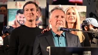  סטיב וויטקוף, ג'ארד קושנר, ואיוונקה טראמפ בעצרת בכיכר החטופים