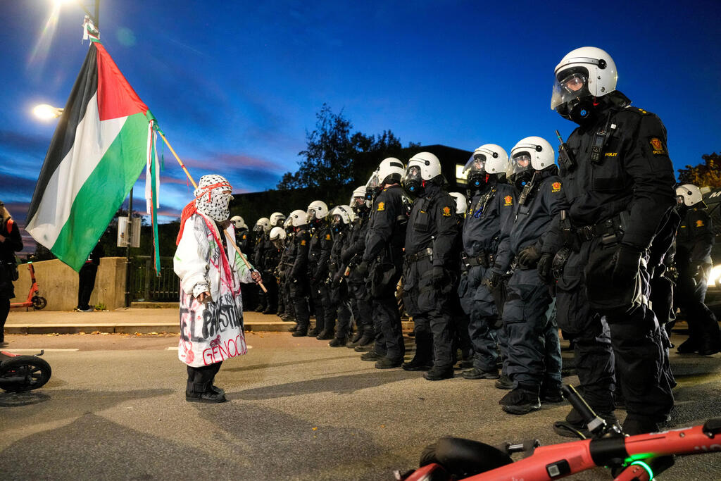 Pro-Palestinian demonstration in Oslo
(Photo: Javad Parsa/NTB via REUTERS) הפגנה פרו פלסטינית באוסלו