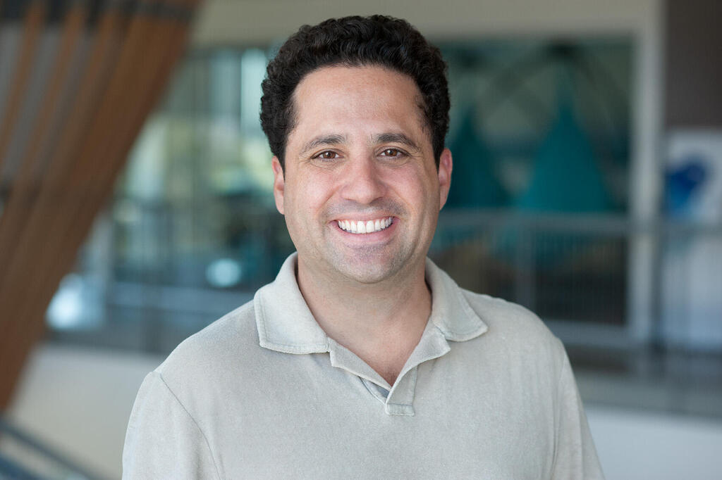 David Sharon (Courtesy of Google) דוגמה לאיך עושים מדמות אחת המון סיטואציות שונות באמצעות נאנו בננה