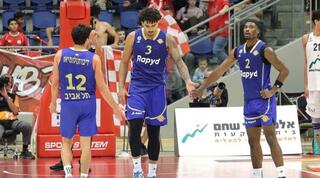 מכבי תל אביב חוגגת עם מרסיו סנטוס