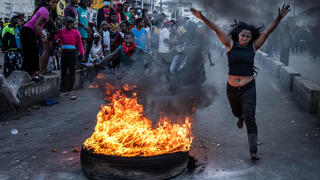 ניסיון הפיכה ב מדגסקר מפגינים מהומות