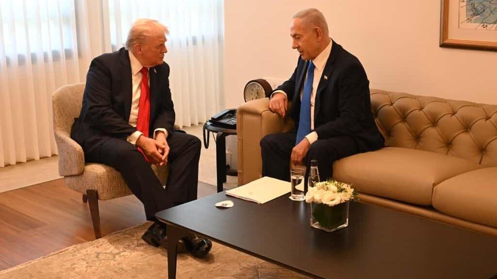 ראש הממשלה בנימין נתניהו נועד כעת בלשכתו בכנסת עם נשיא ארה״ב דונלד טראמפ.