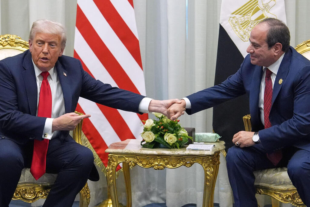 Photo: Evan Vucci / POOL / AFP טראמפ וא-סיסי