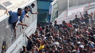 חגיגות ב חאן יונס רצועת עם שחרור מחבלים  ב עסקה