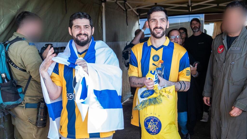 גלי וזיו ברמן בדרכם לבית החולים