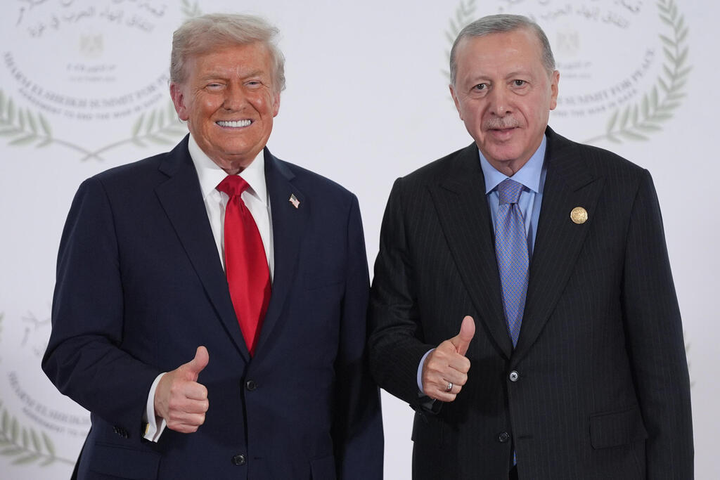 US President Donald Trump and Turkish President Recep Tayyip Erdogan (Photo: Evan Vucci - Pool/Getty Images) ארדואן לצד טראמפ בפסגה
