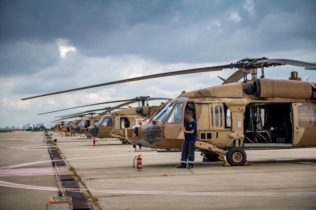 Все готово к выполнению задачи (Фото: пресс-служба ЦАХАЛа) היערכות מסוקי חיל האוויר לקליטת החטופים